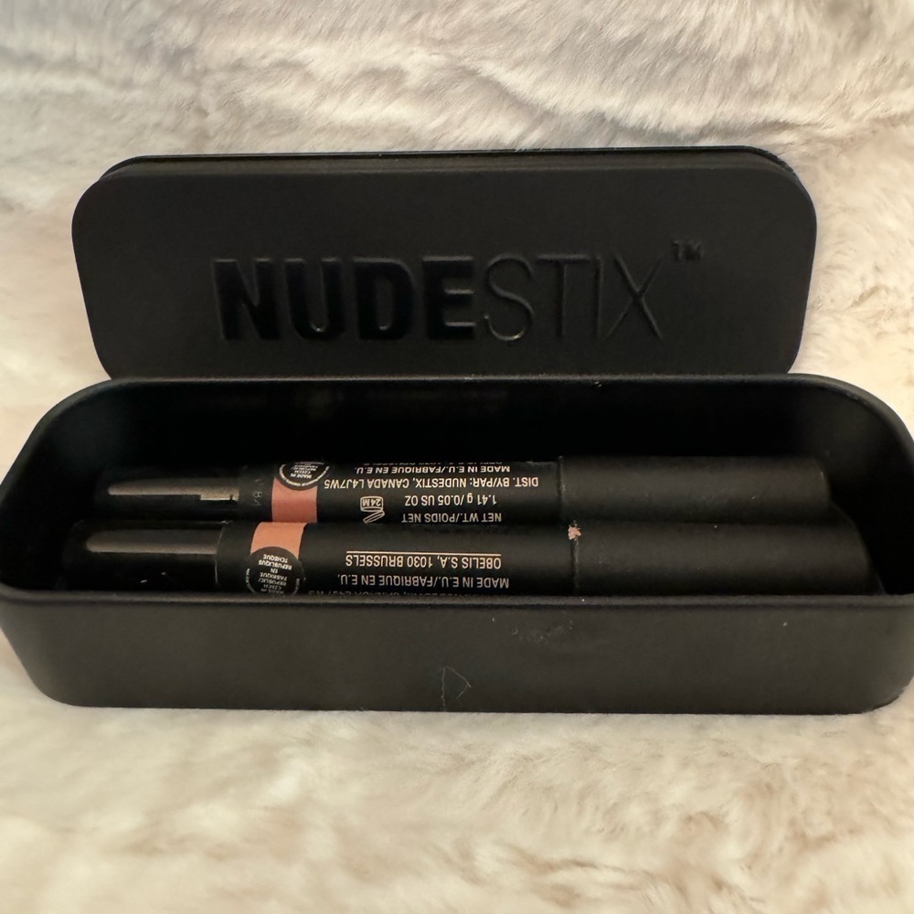 NUDESTIX LIP AND CHEEK PENCIL. Whisper and Mystic. Tin Included. NIB - Picture 2 of 10
